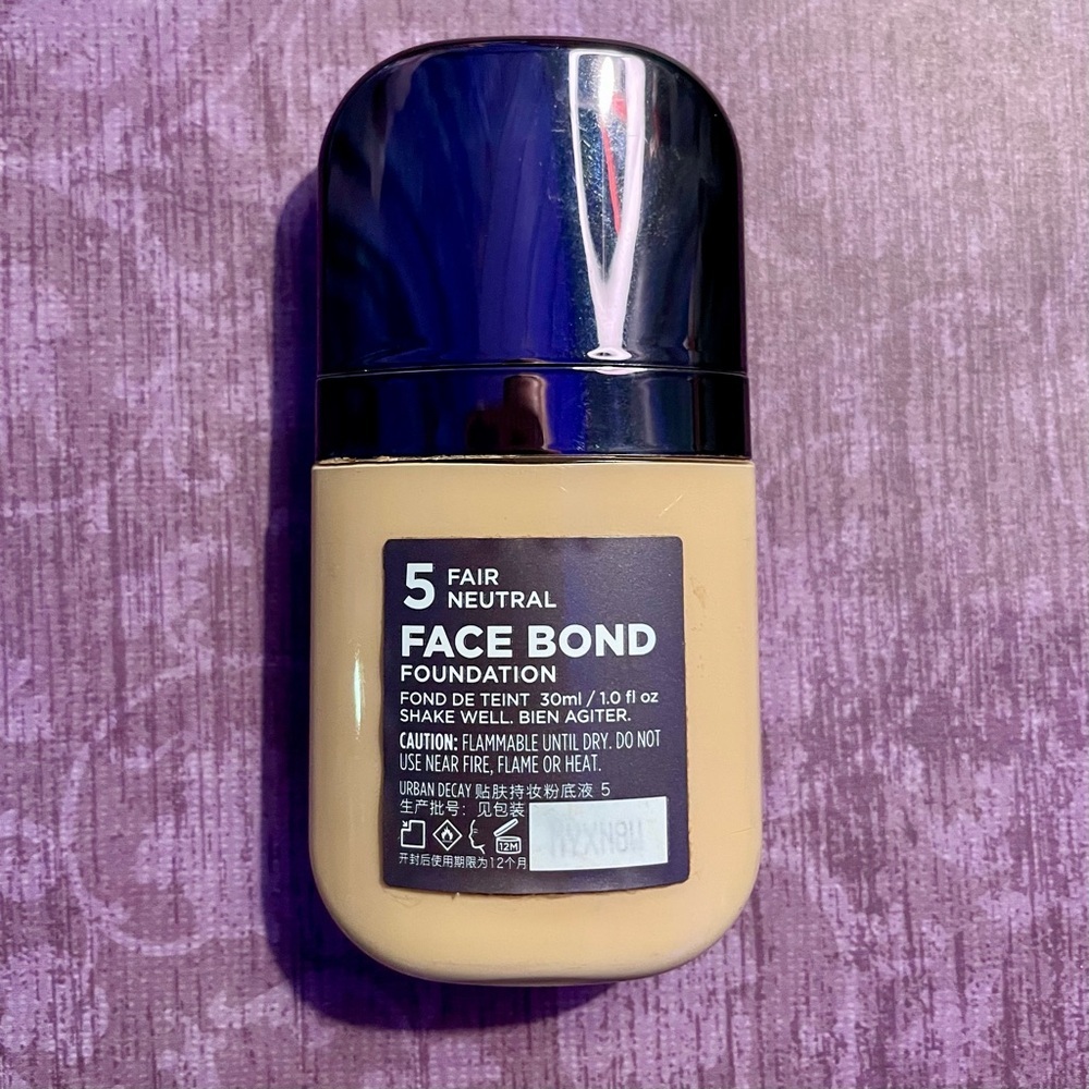 Urban Decay Face Bond • 5 Fair Neutral - Picture 3 of 3
